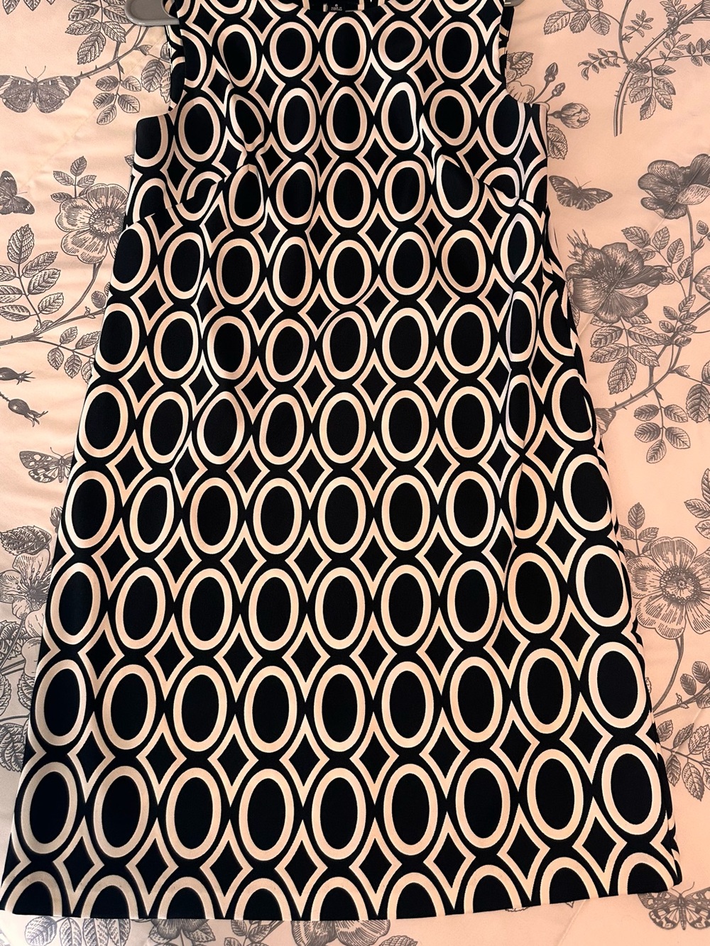 Black and White Geo-Print Sleeveless Dress